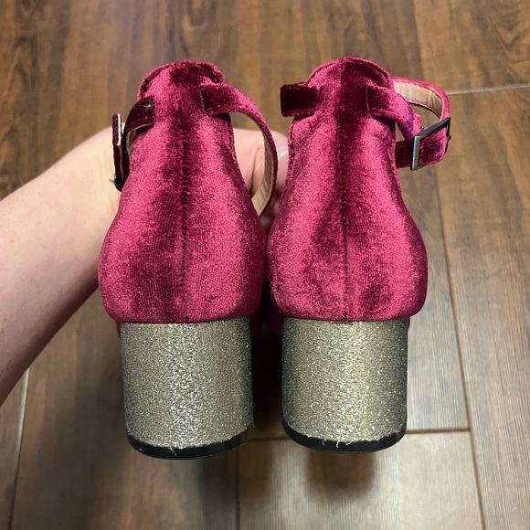 Pink Velvet Shoes Women’s Size 6 - Picture 8 of 8